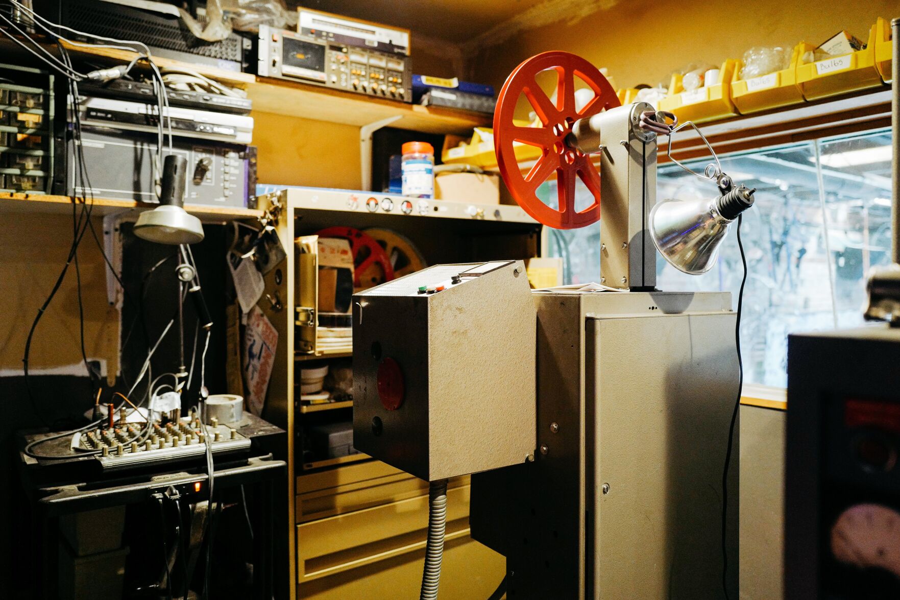 projector.JPG